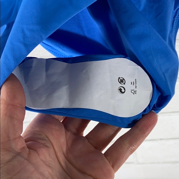 & Other Stories NWT Square Neck Scallop Swimsuit - Picture 6 of 9